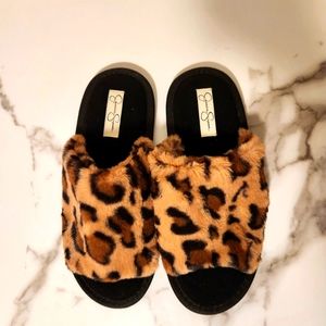 Slippers (used)